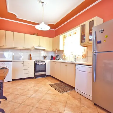 Angelloti Exclusive Ágios Matthaíos